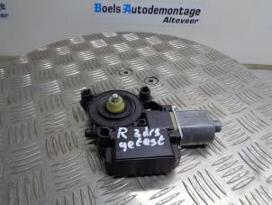 Usados Motor de ventanilla de puerta Volkswagen Polo V (6R) 1.6 TDI 16V 105 Precio de solicitud ofrecido por Boels Autodemontage