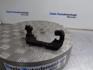 Used Front brake calliperholder, left Renault Megane III Coupe (DZ) 1.6 16V Price on request offered by Boels Autodemontage