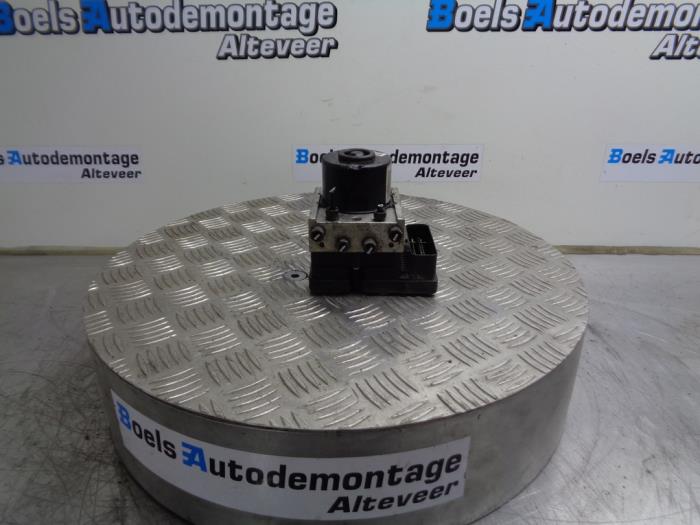 Begagnade ABS-pump Peugeot 207/207+ (WA/WC/WM) 1.4 Pris € 75,00 Marginaltabell erbjuds av Boels Autodemontage