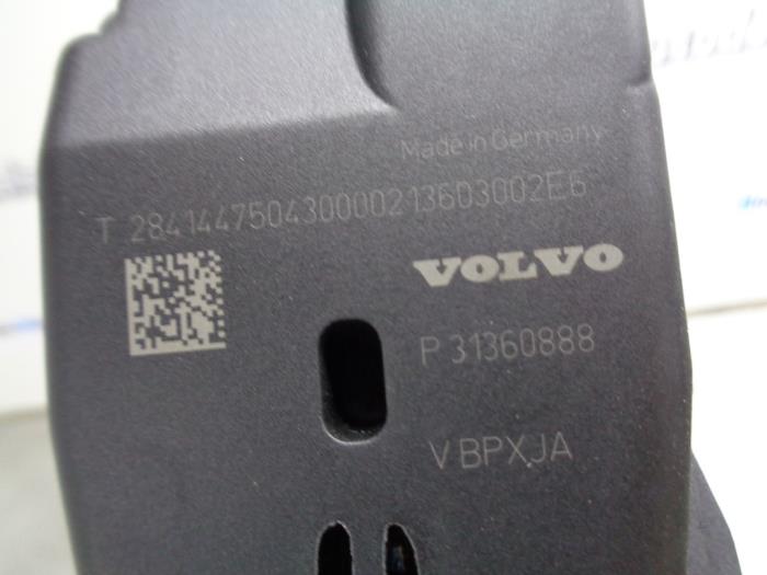 ACC sensor (distance) from a Volvo V40 (MV) 1.6 D2 2013