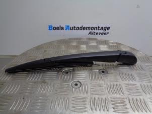 Used Rear wiper arm Toyota Yaris IV (P21/PA1/PH1) 1.5 12V Hybrid Price on request offered by Boels Autodemontage