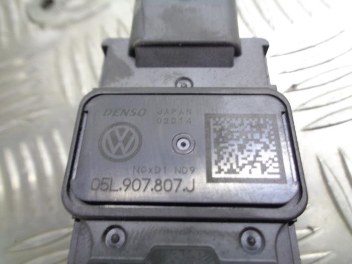Lambda probe from a Volkswagen Golf VIII (CD1) 2.0 TDI BlueMotion 16V 2020