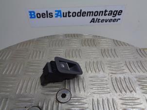 Used Electric window switch Volkswagen Golf VIII (CD1) 2.0 TDI BlueMotion 16V Price € 15,00 Margin scheme offered by Boels Autodemontage