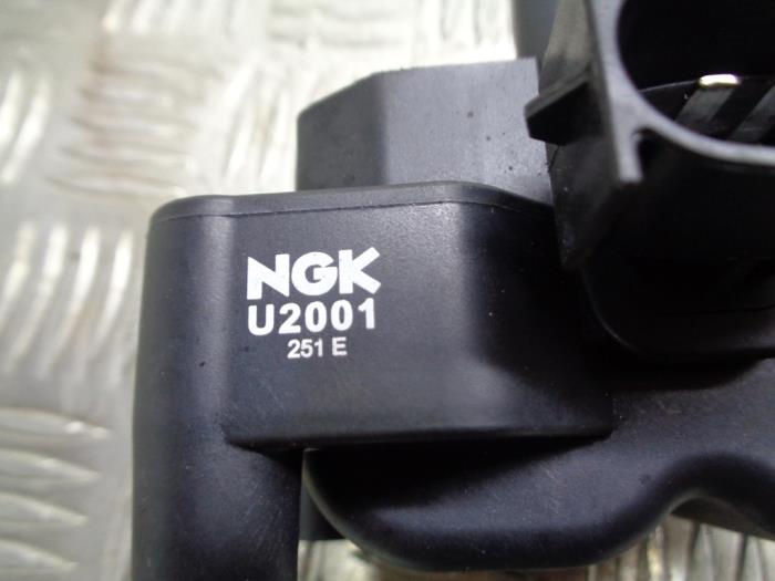 Ignition coil from a Hyundai i10 (B5) 1.0 12V 2015