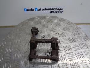Used Rear brake calliperholder, right Peugeot 207/207+ (WA/WC/WM) 1.6 HDi 16V Price € 20,00 Margin scheme offered by Boels Autodemontage