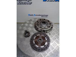 Used Clutch kit (complete) Toyota Yaris III (P13) 1.0 12V VVT-i Price on request offered by Boels Autodemontage