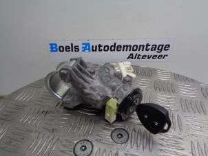 Used Ignition lock + key Toyota Yaris III (P13) 1.0 12V VVT-i Price on request offered by Boels Autodemontage