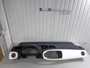 Used Airbag set + dashboard Toyota Yaris III (P13) 1.0 12V VVT-i Price € 700,00 Margin scheme offered by Boels Autodemontage