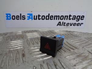 Używane Przelacznik swiatel awaryjnych Volkswagen Polo V (6R) 1.4 TDI DPF BlueMotion technology Cena na żądanie oferowane przez Boels Autodemontage