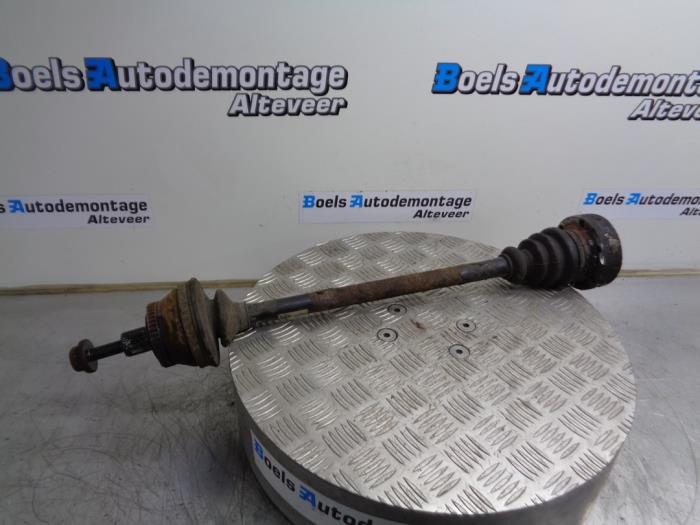 Gebrauchte Antriebswelle links hinten Audi A8 (D2) 3.7 V8 32V Quattro Preis € 50,00 Margenregelung angeboten von Boels Autodemontage