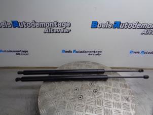 Used Set of tailgate gas struts Volkswagen Transporter T5 Price on request offered by Boels Autodemontage