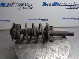 Used Front shock absorber rod, left Renault Scénic II (JM) 1.9 dCi 120 Price on request offered by Boels Autodemontage