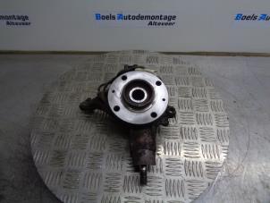 Used Front wheel hub Peugeot 307 (3A/C/D) 1.4 16V Price € 35,00 Margin scheme offered by Boels Autodemontage