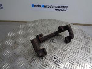 Used Front brake calliperholder, left Mazda 3 Sport (BK14) 1.3i 16V Price € 20,00 Margin scheme offered by Boels Autodemontage