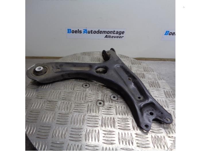 Front wishbone, right from a Seat Mii 1.0 12V 2016