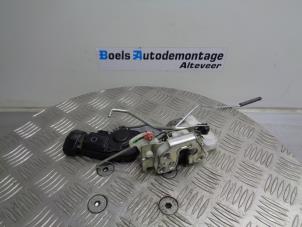 Używane Mechanizm blokady drzwi lewych wersja 2-drzwiowa Citroen C1 Cena € 35,00 Procedura marży oferowane przez Boels Autodemontage