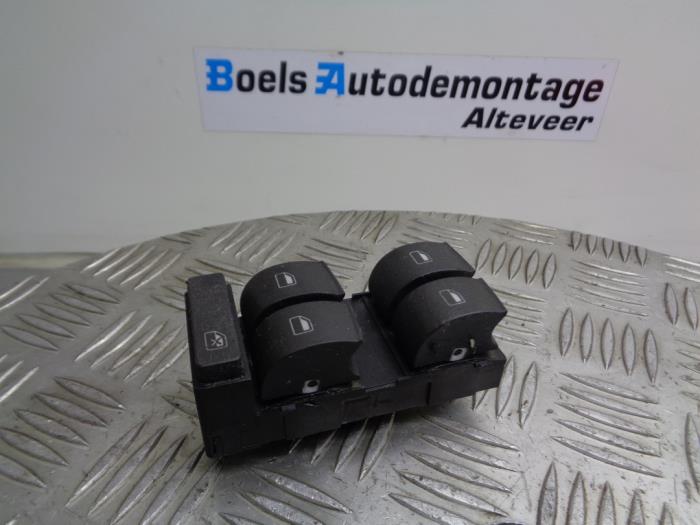 Usados Interruptor combinado de ventanillas Audi A4 Avant (B6) 1.8 T 20V Precio € 45,00 Norma de margen ofrecido por Boels Autodemontage