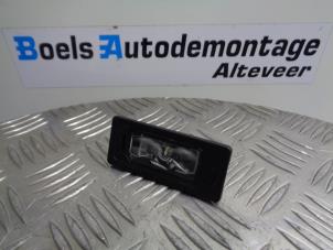 Używane Oswietlenie tablicy rejestracyjnej Volkswagen Passat Variant (3G5) 2.0 TDI BiTurbo 16V 4Motion Cena na żądanie oferowane przez Boels Autodemontage