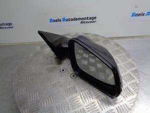 Used Wing mirror, right BMW 5 serie (F10) 518d 16V Price € 65,00 Margin scheme offered by Boels Autodemontage