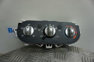 Usagé Panneau de commandes chauffage Renault Twingo II (CN) 1.2 16V Prix sur demande proposé par Boels Autodemontage