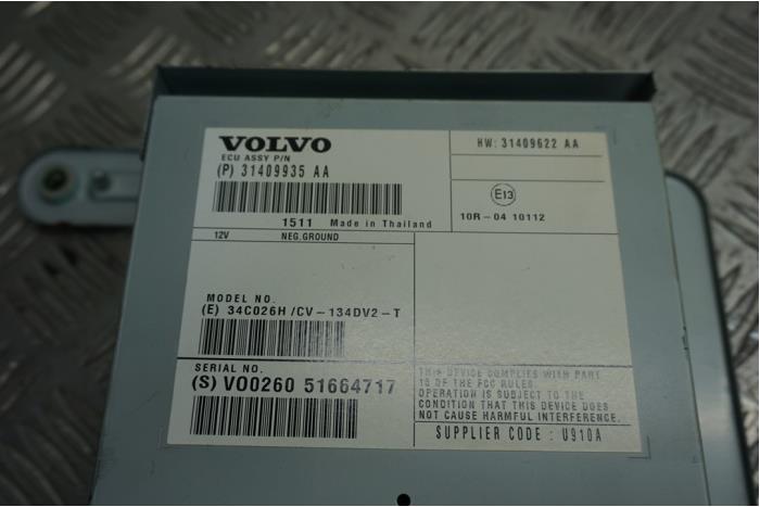 Radio amplifier from a Volvo V40 (MV) 2.0 D2 16V 2015