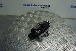 Gebrauchte Türschlossmechanik 4-türig links hinten Volvo V40 (MV) 2.0 D2 16V Preis auf Anfrage angeboten von Boels Autodemontage