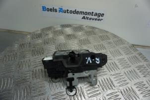 Usagé Serrure avant droite Volvo V40 (MV) 2.0 D2 16V Prix sur demande proposé par Boels Autodemontage