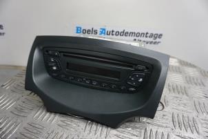 Używane Radioodtwarzacz CD Ford Ka II 1.2 Cena € 35,00 Procedura marży oferowane przez Boels Autodemontage