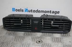 Used Dashboard vent Volkswagen Caddy IV 2.0 TDI 102 Price € 30,00 Margin scheme offered by Boels Autodemontage