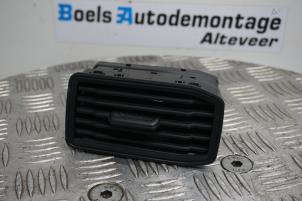 Used Dashboard vent Volkswagen Caddy IV 2.0 TDI 102 Price € 20,00 Margin scheme offered by Boels Autodemontage