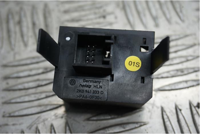 AIH headlight switch from a Volkswagen Caddy IV 2.0 TDI 102 2016