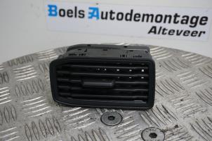Usados Rejilla de aire de salpicadero Volkswagen Caddy IV 2.0 TDI 102 Precio € 20,00 Norma de margen ofrecido por Boels Autodemontage