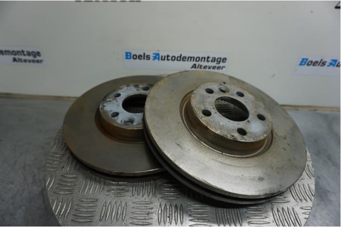 Front brake disc from a Volvo V70 (BW) 1.6 DRIVe 16V 2010