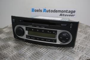 Usados Reproductor de CD y radio Mitsubishi Colt (Z2/Z3) 1.1 12V Precio € 35,00 Norma de margen ofrecido por Boels Autodemontage
