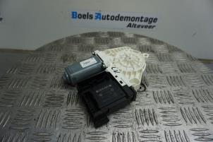 Usados Motor de ventanilla de puerta Volkswagen Passat (3C2) 1.9 TDI Precio de solicitud ofrecido por Boels Autodemontage