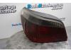 Taillight, left from a BMW 5 serie (E60), 2003 / 2010 530d 24V, Saloon, 4-dr, Diesel, 2.993cc, 160kW (218pk), RWD, M57ND30; 306D2, 2002-09 / 2005-09, NC71; NC72 2003