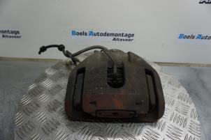 Used Front brake calliper, left BMW 5 serie (E60) 530d 24V Price € 40,00 Margin scheme offered by Boels Autodemontage