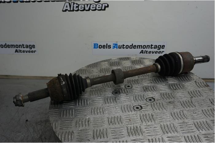 Gebrauchte Antriebswelle links vorne Mazda 2 (DE) 1.5 16V S-VT Preis € 35,00 Margenregelung angeboten von Boels Autodemontage