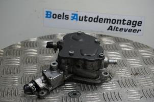 Używane Mechaniczna pompa paliwa Volkswagen Passat (3C2) 1.9 TDI Cena na żądanie oferowane przez Boels Autodemontage