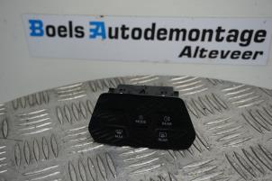 Usados Interruptor de luz Volkswagen Caddy Cargo V (SBA/SBH) 2.0 TDI BlueMotionTechnology Precio € 65,00 Norma de margen ofrecido por Boels Autodemontage