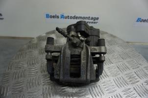 Used Rear brake calliper, left Volkswagen Caddy Cargo V (SBA/SBH) 2.0 TDI BlueMotionTechnology Price € 150,00 Margin scheme offered by Boels Autodemontage