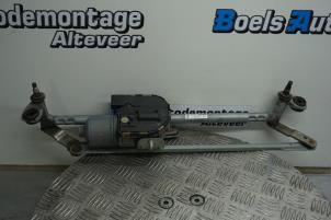 Used Wiper motor + mechanism Skoda Octavia (1Z3) 1.2 TSI Price on request offered by Boels Autodemontage