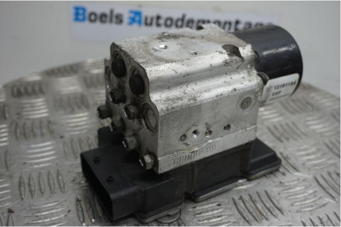 Używane Pompa ABS Cadillac BLS Wagon 2.0 Turbo 16V Cena € 75,00 Procedura marży oferowane przez Boels Autodemontage