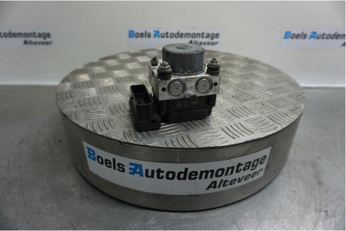 Usagé Bloc ABS Toyota Aygo (B10) 1.0 12V VVT-i Prix € 50,00 Règlement à la marge proposé par Boels Autodemontage