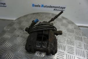 Used Rear brake calliper, left Mercedes Sprinter 3t (906.61) 216 CDI 16V Price € 35,00 Margin scheme offered by Boels Autodemontage