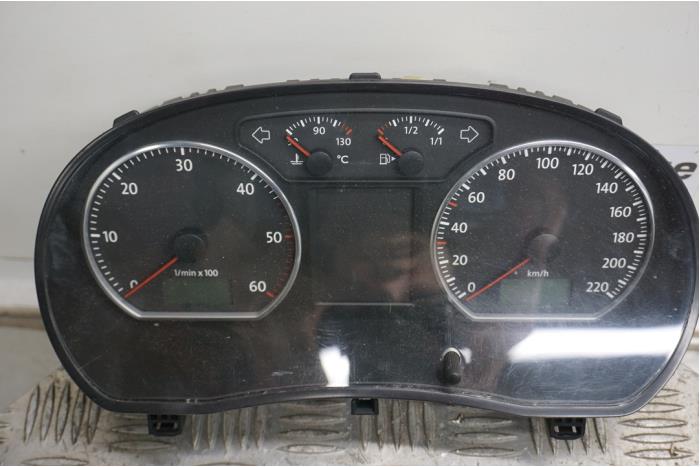 Cuentakilómetros de un Volkswagen Polo IV (9N1/2/3) 1.4 TDI 70 2005