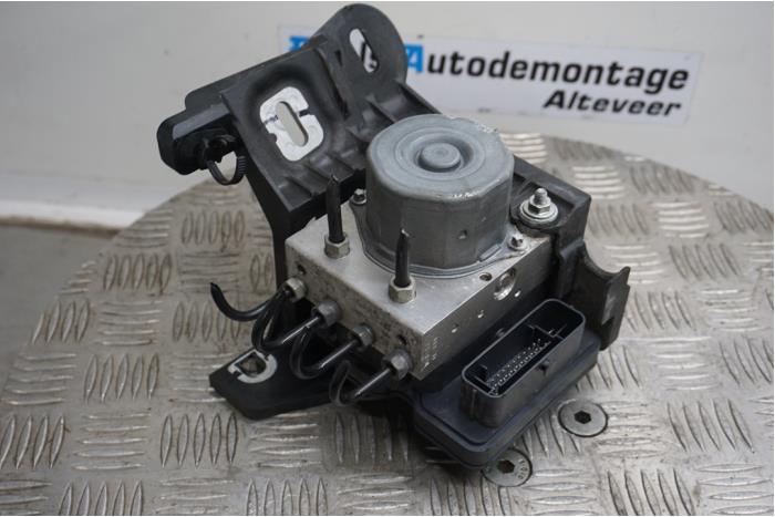 ABS pump from a Opel Adam 1.0 Ecotec 12V SIDI Turbo 2015
