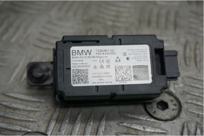 Używane Keyless Entry-Antena BMW 5 serie (G30) 530i 2.0 TwinPower Turbo 16V Cena € 20,00 Procedura marży oferowane przez Boels Autodemontage