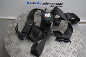 Used Rear seatbelt, right BMW 5 serie (G30) 530i 2.0 TwinPower Turbo 16V Price € 100,00 Margin scheme offered by Boels Autodemontage