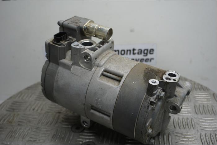 Air conditioning pump from a BMW 3 serie (F30) 330e 2018